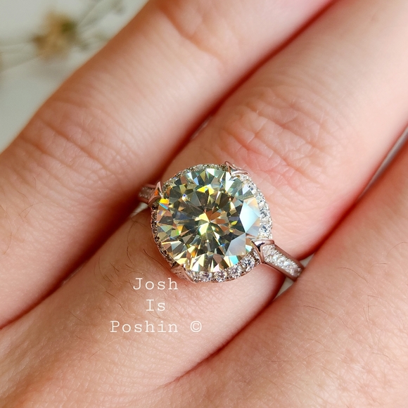 3.55CT Canary yellow halo diamond ring in sterling silver - Picture 3 of 10
